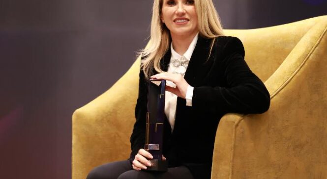 RECIBE ROMINA CONTRERAS DISTINTIVO LIDERA POR SISTEMA MUNICIPAL DE EMERGENCIAS 24/7 Y CENTRO DE JUSTICIA CÍVICA