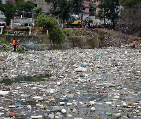 REITERA GOBIERNO DE NAUCALPAN LLAMADO A NO TIRAR BASURA EN CUALQUIER LUGAR, PORQUE ES UN DELITO