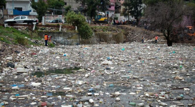 REITERA GOBIERNO DE NAUCALPAN LLAMADO A NO TIRAR BASURA EN CUALQUIER LUGAR, PORQUE ES UN DELITO