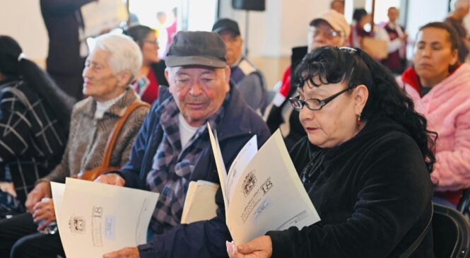 ENTREGAN 170 TESTAMENTOS A BAJO COSTO EN TLALNEPANTLA