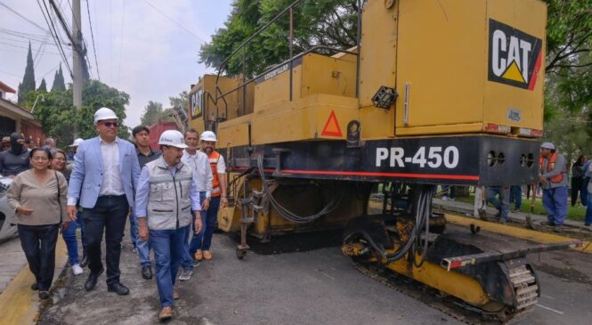 PEDRO RODRÍGUEZ  DA INICIO DE OBRA DE REPAVIMENTACIÓN DE CALLE  REAL  DE LA HACIENDA