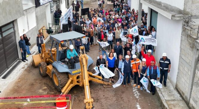 ENCABEZA PEDRO RODRÍGUEZ OBRA DE PAVIMENTACIÓN EN CALLE VICENTE GUERRERO