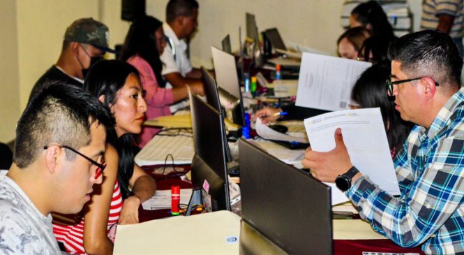 ASPIRANTES A LA UNIVERSIDAD ROSARIO CASTELLANOS DE NAUCALPAN, INICIARON LA VALIDACIÓN DE SUS DOCUMENTOS