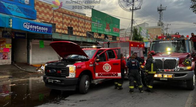 BOMBEROS DE TLALNEPANTLA ATIENDEN  INCENDIO EN BODEGA DE ABARROTES
