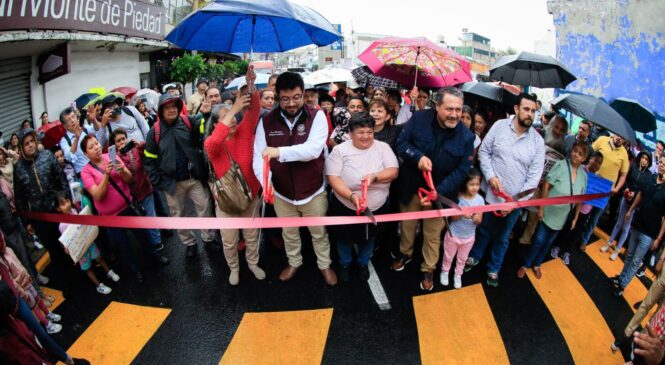 ENTREGA ALCALDE ISAAC MONTOYA REHABILITACIÓN DE LA CALLE ABASOLO CON PAVIMENTO ASFÁLTICO EN NAUCALPAN CENTRO