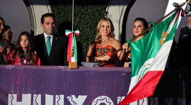 CELEBRA HUIXQUILUCAN EL 215 ANIVERSARIO DEL INICIO DE LA INDEPENDENCIA DE MÉXICO