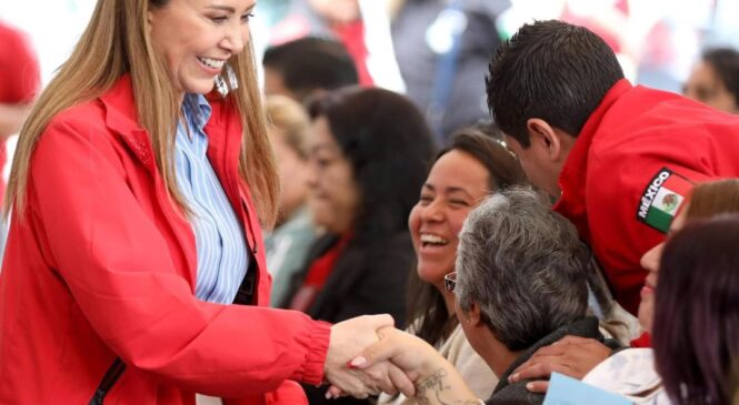 EL PRI EDOMÉX ENTREGA APOYOS EN NAUCALPAN Y LLAMA A DEFENDER LA DEMOCRACIA: CRISTINA RUIZ