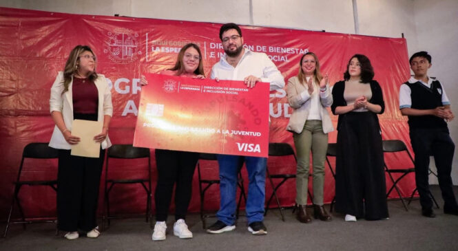 POR PRIMERA VEZ EN NAUCALPAN, CON EL PROGRAMA IMPULSANDO A LA JUVENTUD SE ENTREGA APOYOS ECONÓMICO A LAS Y LOS JÓVENES