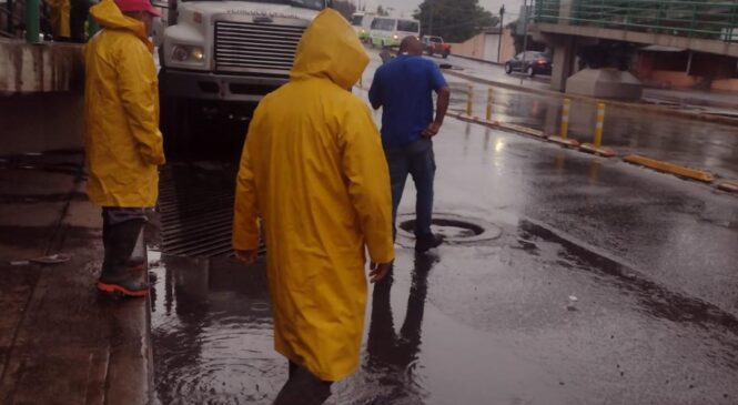 OPERATIVO TORMENTA APOYA A VECINOS QUE QUEDARON VARADOS TRAS LLUVIA