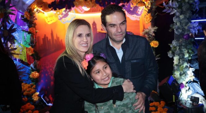 CONSERVA HUIXQUILUCAN TRADICIONES CON EXHIBICIÓN DE OFRENDAS DE DÍA DE MUERTOS