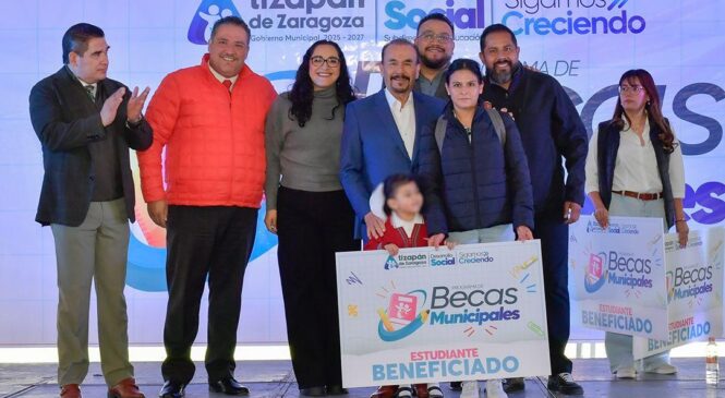 PEDRO RODRÍGUEZ REALIZA ENTREGA HISTÓRICA DE BECAS A ESTUDIANTES