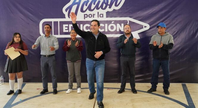 EL SENADOR ENRIQUE VARGAS FUE TESTIGO DE LA ENTREGA DE MOBILIARIO PARA ESTUDIANTES DEL CONALEP HUIXQUILUCAN