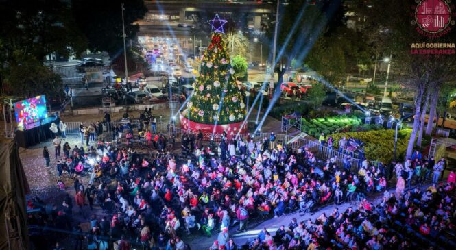 MÁS DE 4 MIL NAUCALPENSES DISFRUTAN DE UNA NOCHE MÁGICA, DEL ENCENDIDO DEL ÁRBOL NAVIDEÑO Y FUEGOS ARTIFICIALES