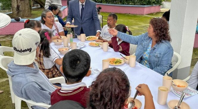 COMEDOR COMUNITARIO HOGARES BRINDA ATENCIÓN A LOS ATIZAPENSES EN FIN DE AÑO