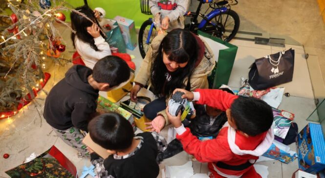 LLEVAN LOS REYES MAGOS JUGUETES Y ALEGRÍA AL ALBERGUE RENACER DE HUIXQUILUCAN