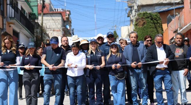 CUMPLE HUIXQUILUCAN UN COMPROMISO MÁS EN FEDERAL BUROCRÁTICA CON LA REPAVIMENTACIÓN DE CALLE