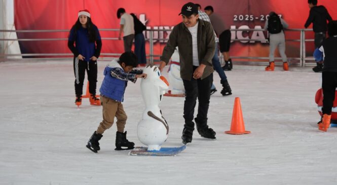 MÁS DE 20 MIL PERSONAS ASISTIERON Y SE DIVIRTIERON EN LAS PISTAS DE HIELO DE HUIXQUILUCAN