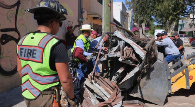 CON RASTRILLO SOCIAL AUTORIDADES DE ECATEPEC LIBERAN CALLES EN BENEFICIO DE VECINOS
