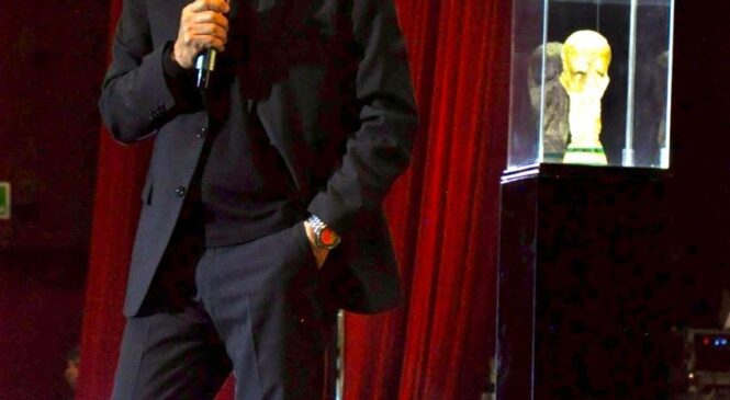 “CHUCHO” RAMÍREZ COMPARTE EXPERIENCIA MUNDIALISTA CON JÓVENES DE TLALNEPANTLA