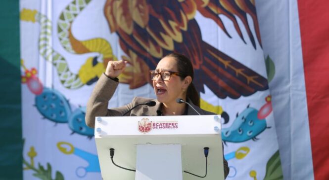 AZUCENA CISNEROS RESPALDA A LA PRESIDENTA CLAUDIA SHEINBAUM EN EL DIA DE LA BANDERA