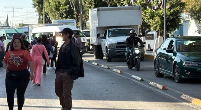 HIJA DE EXALCALDE JOSÉ LUIS GUTIÉRREZ Y DUEÑOS DE ANEXOS IRREGULARES DETRÁS DE BLOQUEOS EN LA LÓPEZ PORTILLO