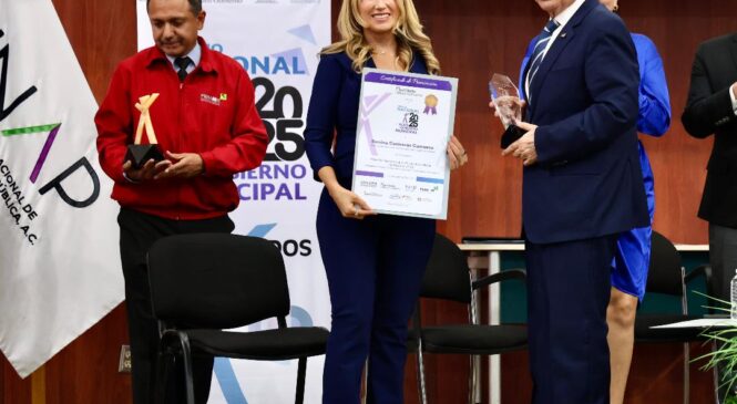 RECIBE ROMINA CONTRERAS PREMIO POR SER LA MEJOR PRESIDENTA MUNICIPAL DE MÉXICO