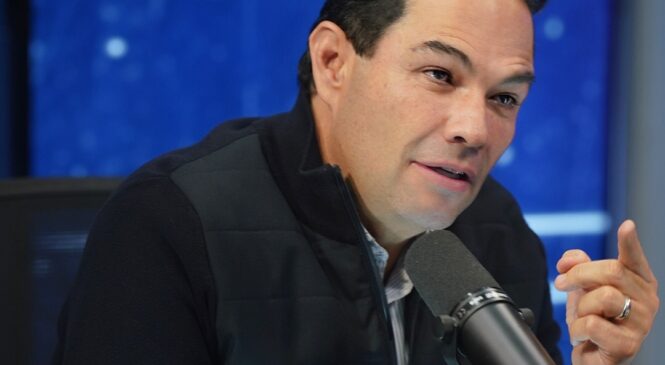 ENRIQUE VARGAS PROPONE REGULAR COBROS EXCESIVOS Y REDUCIR TARIFAS EN ESTACIONAMIENTOS DE PLAZAS COMERCIALES