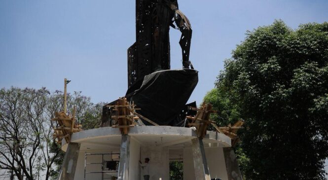 GOBIERNO DE NAUCALPAN RESCATA Y ELEVA LA ODA DE HIERRO TRAS DÉCADAS EN EL OLVIDO