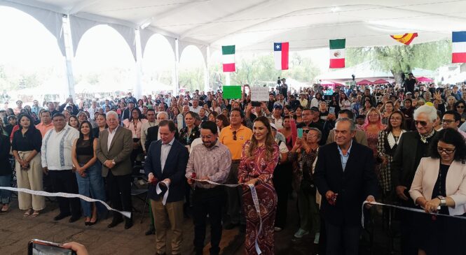 INAUGURA ALCALDE DANIEL SERRANO FESTIVAL IZCALLENSE ARTE, QUESO Y VINO EN EL PARQUE DE LAS ESCULTURAS