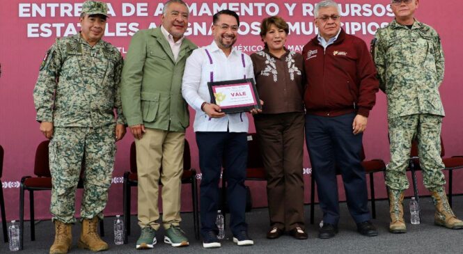 EN IZCALLI ENTREGAN APOYOS ESTATALES PARA EL FORTALECIMIENTO DE LA SEGURIDAD PÚBLICA ENCABEZADA POR LA GOBERNADORA DELFINA GÓMEZ