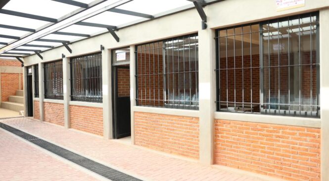 EN ECATEPEC TRANSFORMAN MERCADO EN RUINAS EN CENTRO CULTURAL