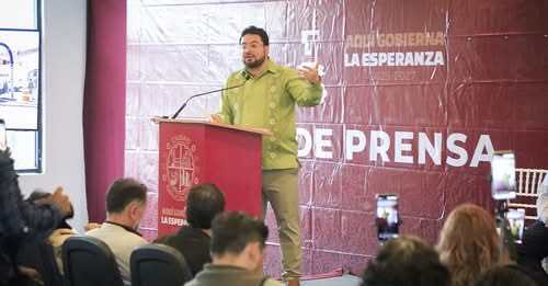 INFORMA ALCALDE ISAAC MONTOYA QUE SE INVERTIRAN 30 MILLONES DE PESOS PARA RESCATAR CATORCE CANCHAS DEL MUNICIPIO EN BENEFICIO DE CIEN MIL NAUCALPENSES