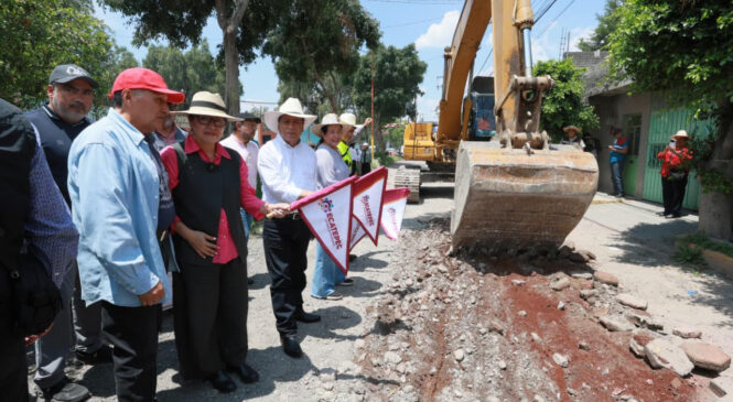 AZUCENA CISNEROS ARRANCA OBRAS INEGRALES EN AVENIDA GASODUCTO EN SAN PEDRO XALOSTOC