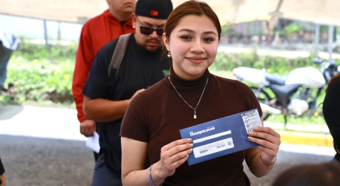 MÁS DE MIL 300 JÓVENES DE HUIXQUILUCAN RECIBEN MONEDEROS ELECTRÓNICOS