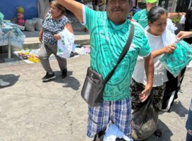 COMERCIANTES DE ATIZAPÁN SE PONEN LA VERDE CON LUIS MONTAÑO