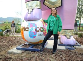 ESCULTURAS MUNDIALISTAS DE ECATEPEC ASOMBRAN A PROPIOS Y EXTRAÑOS