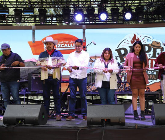IZCALLI PONE A BAILAR Y A CANTAR A MILES DE PAPÁS EN SU DÍA CON EL PAPI FEST