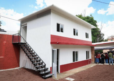ENTREGA ALCALDE ISAAC MONTOYA  CASA DEL ADULTO MAYOR EN LOMAS VERDES