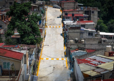 CON EL PROGRAMA LA COMUNA, VECINAS, VECINOS Y GOBIERNO CAMBIAN REALIDAD DE LA CALLE NUDO MIXTECO