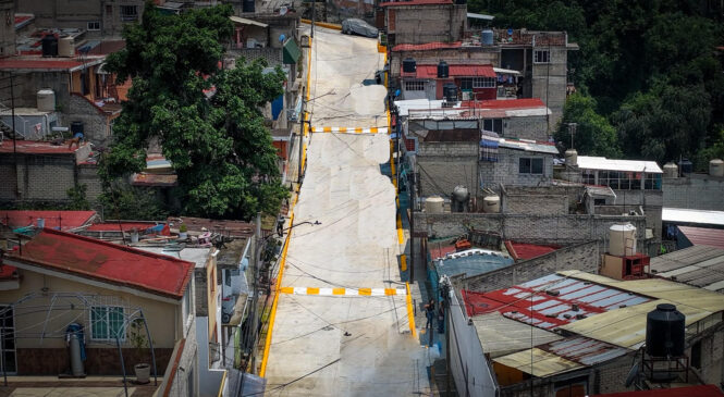 CON EL PROGRAMA LA COMUNA, VECINAS, VECINOS Y GOBIERNO CAMBIAN REALIDAD DE LA CALLE NUDO MIXTECO
