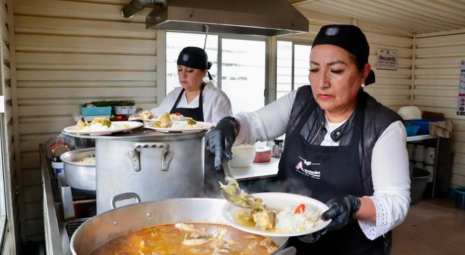 MÁS DE 400 MIL COMIDAS CALIENTES LLEGAN A FAMILIAS DE ATIZAPÁN EN COMEDORES COMUNITARIOS