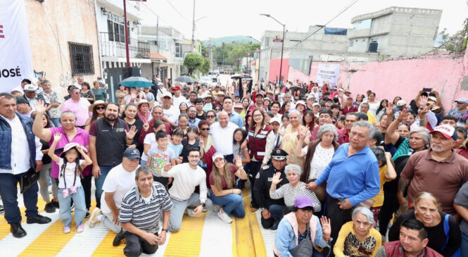 REHABILITAN CON CONCRETO HIDRÁULICO CALLE JOSÉ MARÍA PINO SUÁREZ EN TLALNEPANTLA