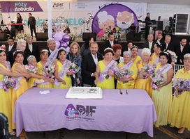 CELEBRAN PEDRO RODRÍGUEZ Y PATY ARÉVALO A MÁS DE MIL 500 ABUELITAS Y ABUELITOS DE ATIZAPÁN
