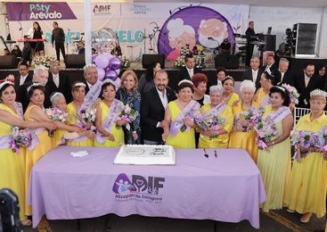 CELEBRAN PEDRO RODRÍGUEZ Y PATY ARÉVALO A MÁS DE MIL 500 ABUELITAS Y ABUELITOS DE ATIZAPÁN