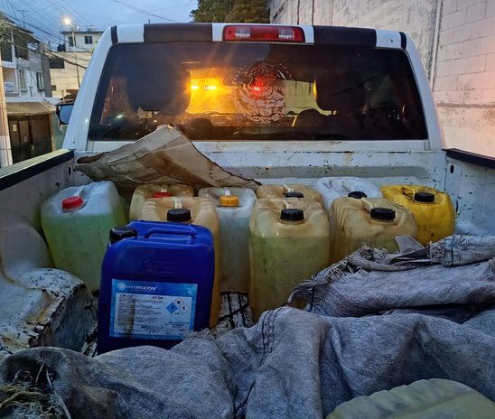 POLICÍA MUNICIPAL Y MARINA DETIENEN A SUJETO POR POSESIÓN ILEGAL DE HIDROCARBUROS
