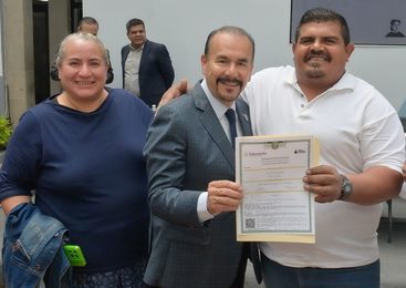CIENTOS DE ADULTOS Y JÓVENES DE ATIZAPÁN CONCLUYEN SU EDUCACIÓN BÁSICA Y RECIBEN CERTIFICADOS