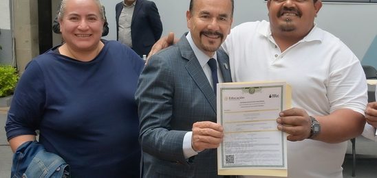 CIENTOS DE ADULTOS Y JÓVENES DE ATIZAPÁN CONCLUYEN SU EDUCACIÓN BÁSICA Y RECIBEN CERTIFICADOS