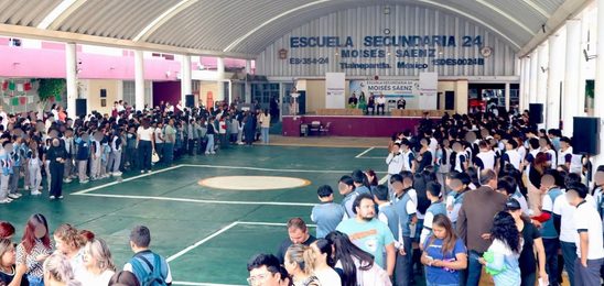 EL GOBIERNO DE RACIEL PÉREZ ENTREGA 15 COMPUTADORAS A SECUNDARIA DE TLALNEPANTLA