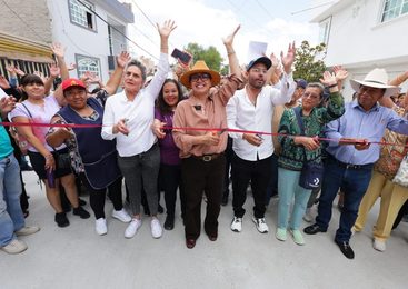 AZUCENA CISNEROS RECONSTRUYE VIALIDAD NO INTERVENIDA 40 AÑOS