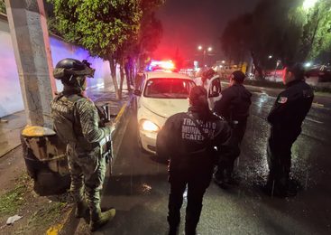 OPERATIVO NOCTURNO EN ECATEPEC DEJA VEHÍCULOS REMITIDOS Y UN CONDUCTOR PRESENTADO ANTE EL JUZGADO CÍVICO